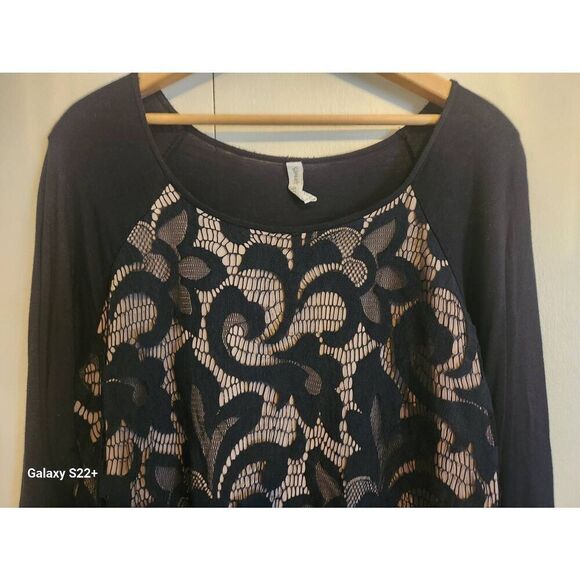 F99 Sweet Grey Brand black lacy blouse - Picture 5 of 8